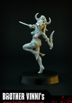 Ritual Dancer - 28 mm miniature
